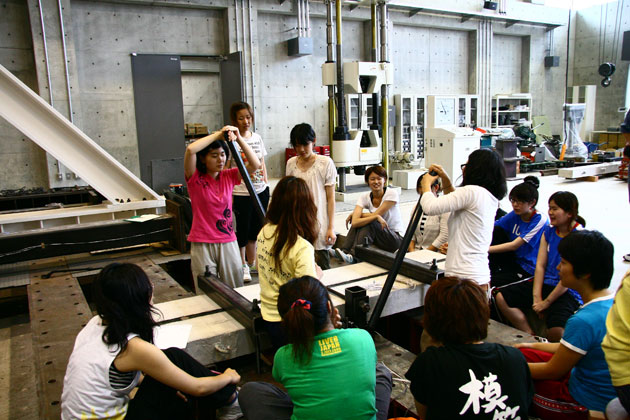 建築学科3年生 建築材料実験