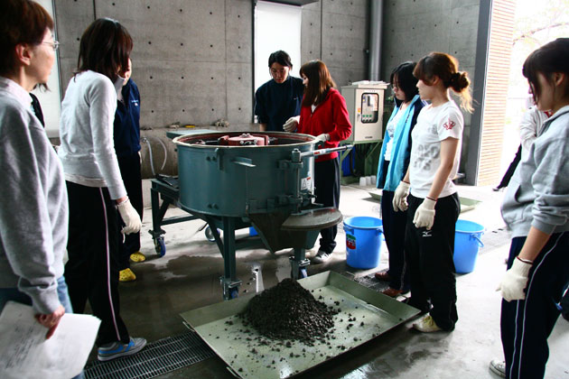 建築学科3年生 建築材料実験