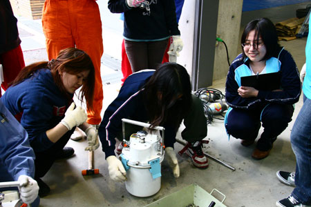 建築学科3年生 建築材料実験