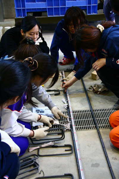 建築学科3年生 建築材料実験