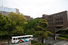 建築学科1年生の1週間:月曜日:スクールバス到着