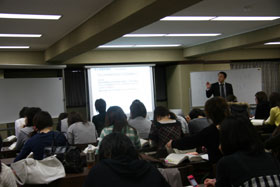 建築学科2年生の1週間:木曜日:建築法規I