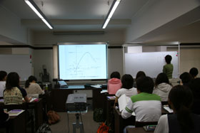 建築学科2年生の1週間:月曜日:昼食
