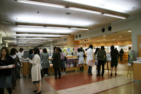 建築学科2年生の1週間:月曜日:昼食