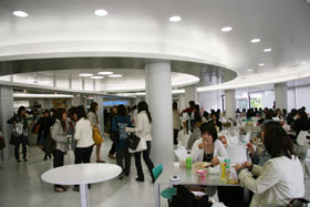 建築学科2年生の1週間:月曜日:昼食クリステリア
