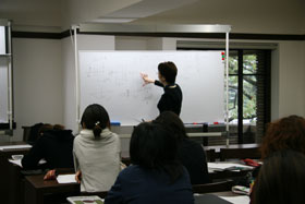 建築学科2年生の1週間:木曜日:建築法規I