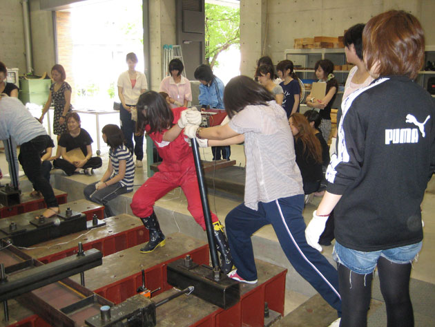 建築学科3年生 建築材料実験