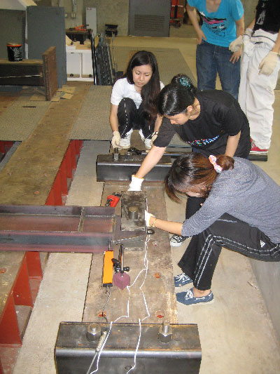建築学科3年生 建築材料実験