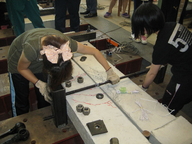 建築学科3年生 建築材料実験