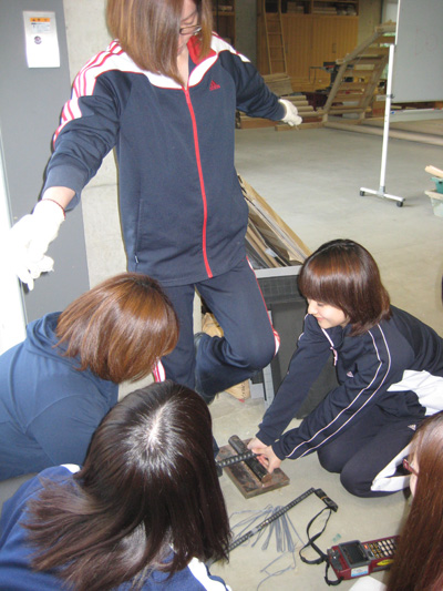 建築学科3年生 建築材料実験