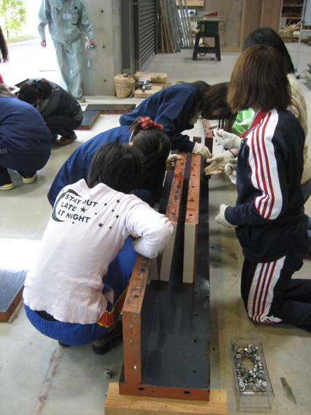 建築学科3年生 建築材料実験