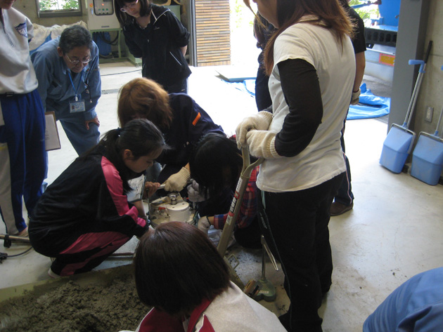 建築学科3年生 建築材料実験