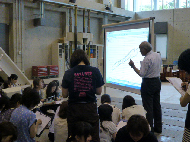 建築学科3年生 建築材料実験