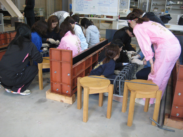 建築学科3年生 建築材料実験