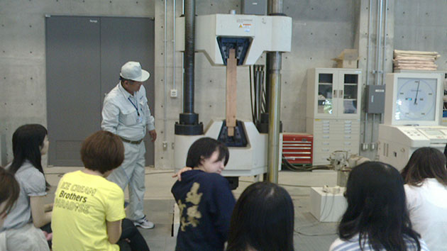 建築学科3年生 建築材料実験