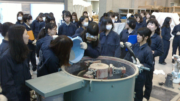 建築学科3年生 建築材料実験