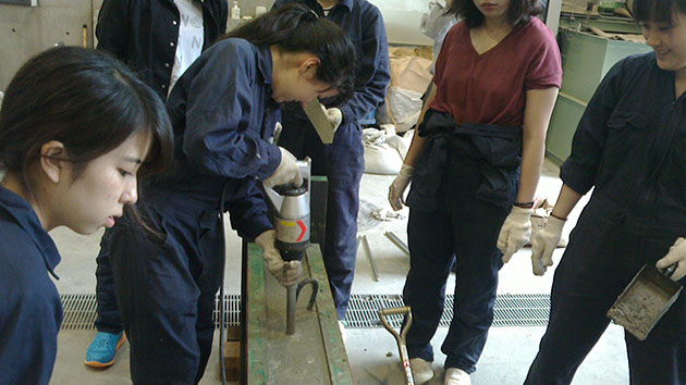 建築学科3年生 建築材料実験