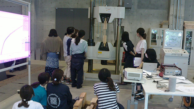 建築学科3年生 建築材料実験